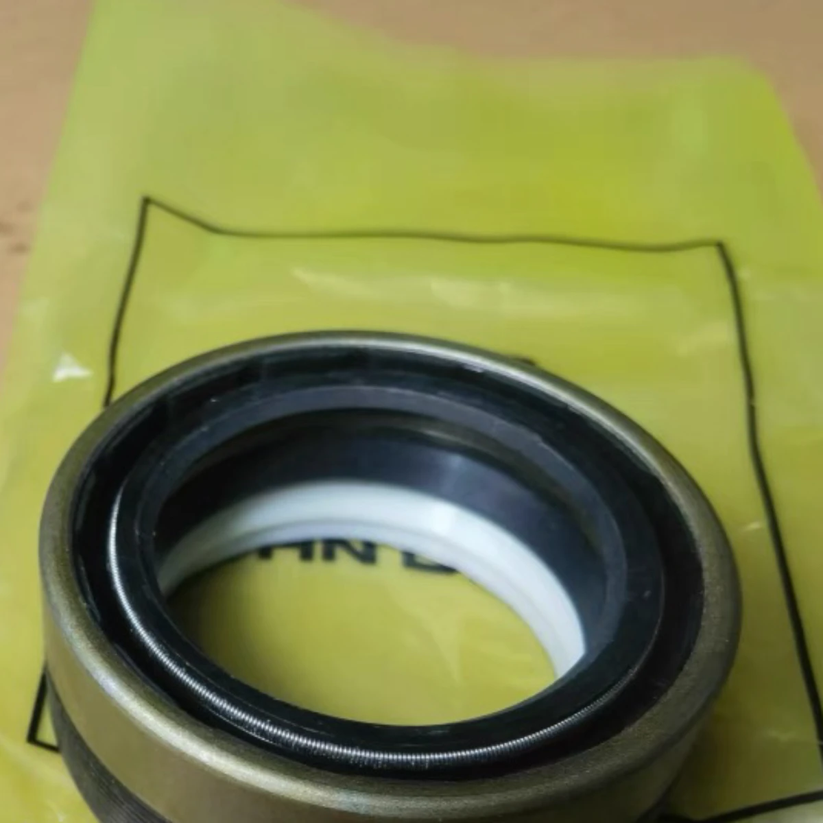 

NF101530 For John Deere New Holland Tito 904 Long Fork Shaft Front Axle Half Shaft Oil Seal NF 101530