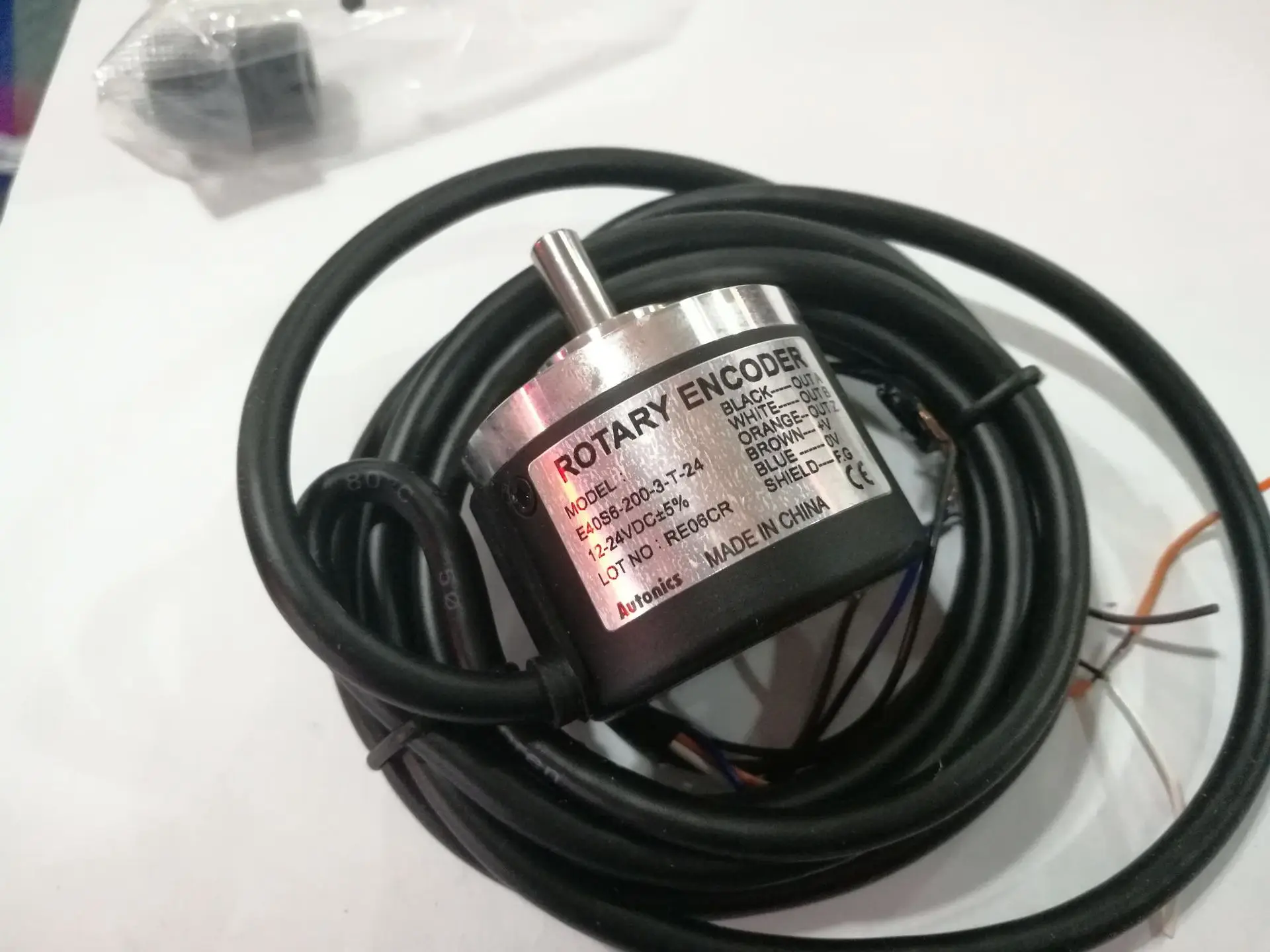 

Acting As The Original Brand New E40S6-200-3-T-24 Rotary Encoder for AutoNICS In South Korea