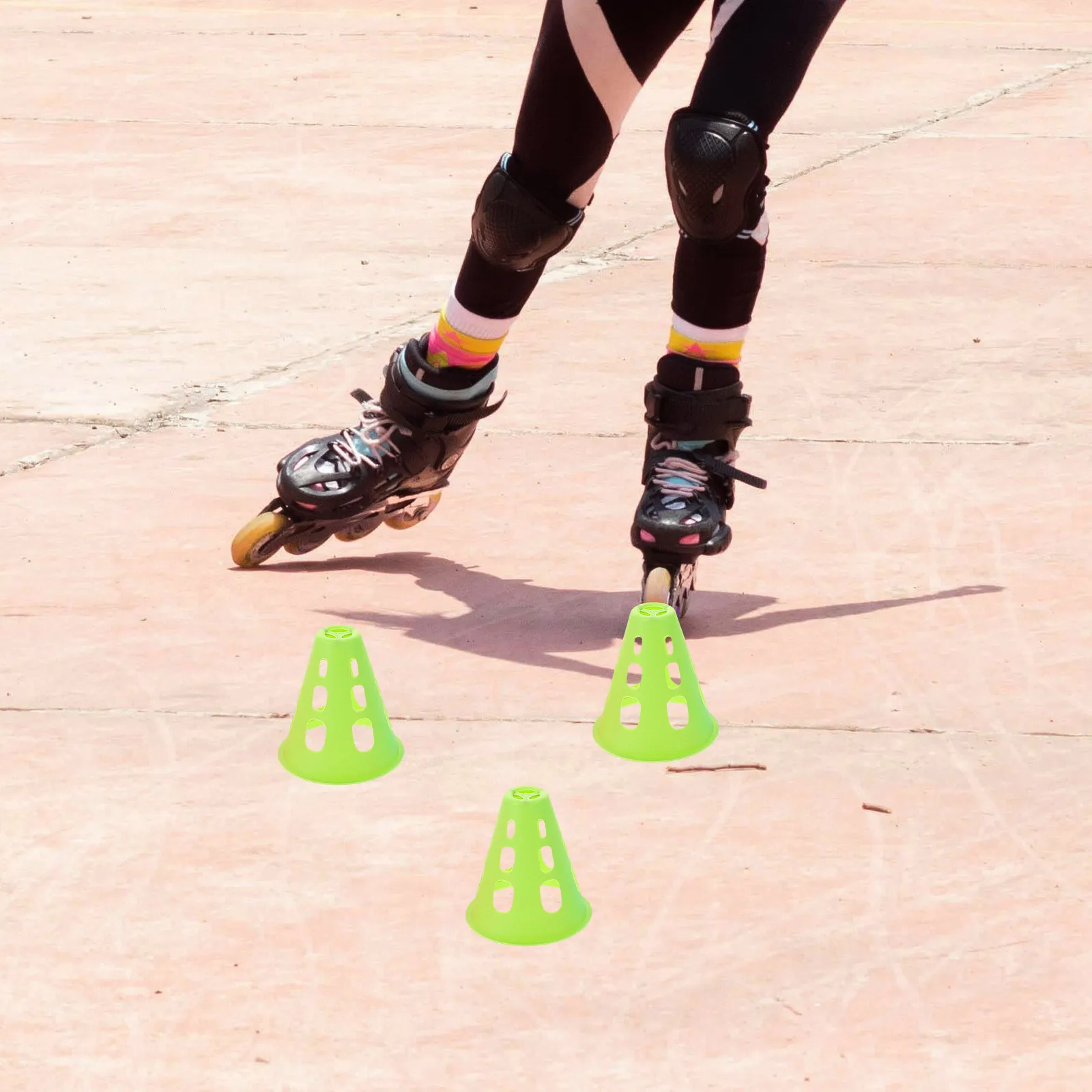 

20Pcs Compact 7Cm Plastic Training Cones for Skating Practice Windproof Stability Versatile Arrangement Vibrant Colors Outdoor