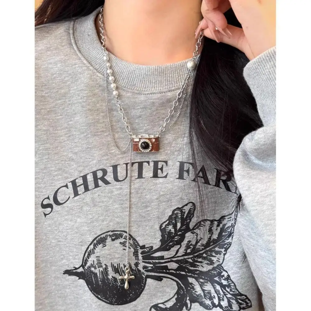 ヴィンテージブラウンカメラペンダントネックレスレトロカーキ高級スタイルセーターネックレスヒップホップユニークなロングチェーンネックレス