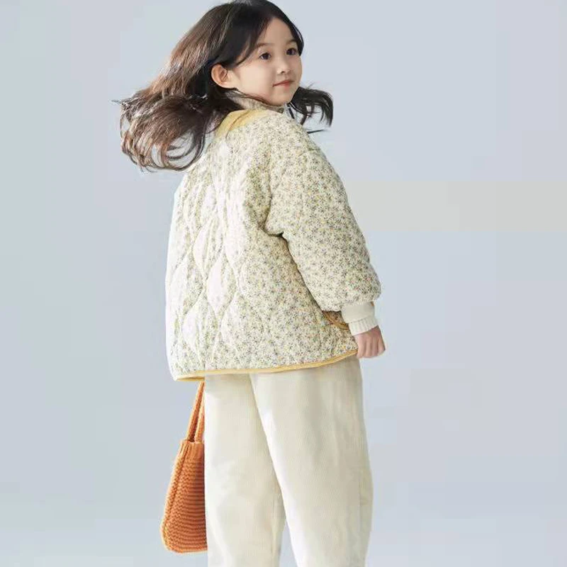 Giacca in cotone per ragazze di moda in stile coreano cappotto corto in peluche con stampa floreale 2022 nuovo cappotto monopetto per bambini