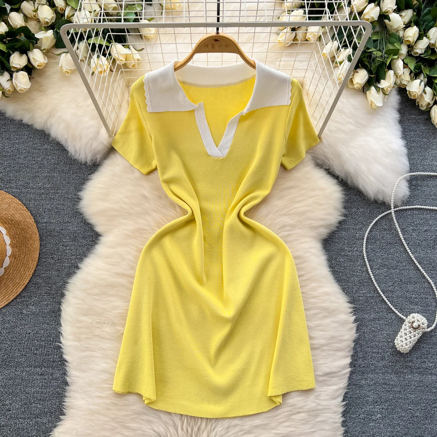 Vestido corto de punto con cuello vuelto para mujer, minivestido Sexy elástico, color amarillo, a la moda, elegante, para fiesta de verano