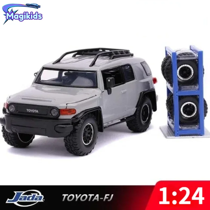 

Литая модель автомобиля TOYOTA FJ CRUISER 1:24, модель автомобиля из металлического сплава, игрушки для детей, коллекция игрушек в подарок, J231