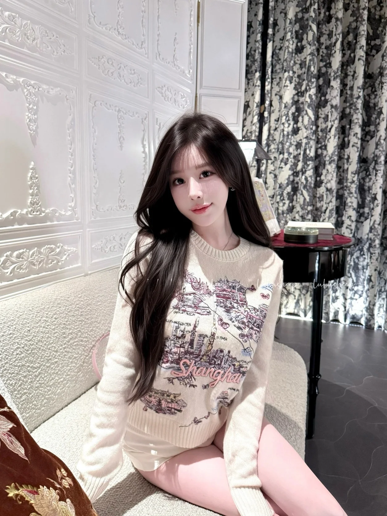 

Elegant Short Embroidered Knit Sweater Women's Slim Fit Heavy Embroidery Luxury Feel Fashionable Autumn Winter Cotton Sweater