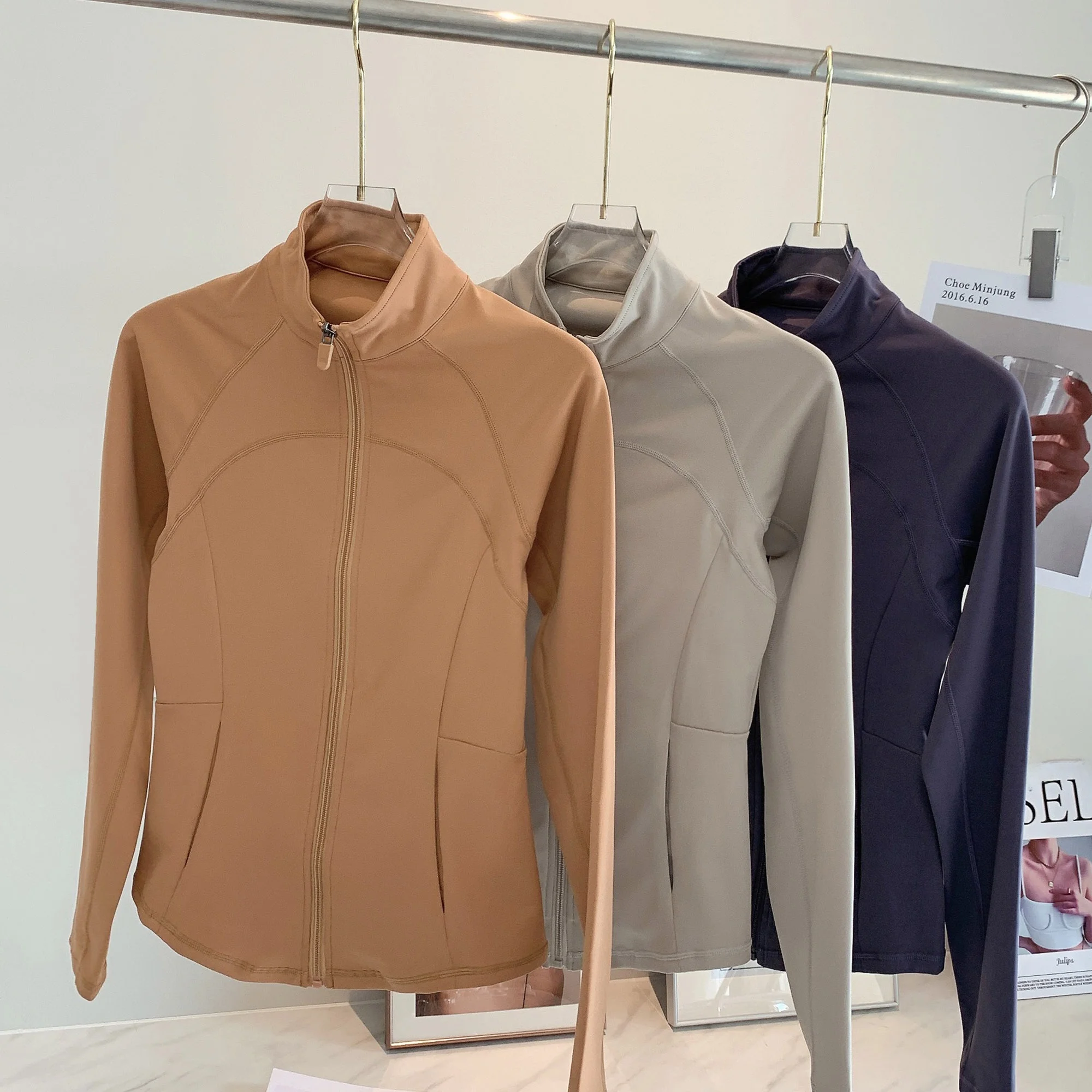 

Женская повседневная верхняя одежда Slim Fit с длинными рукавами, на молнии, с воротником-стойкой, для йоги и фитнеса, в стиле хип-хоп, модный кардиган для бега