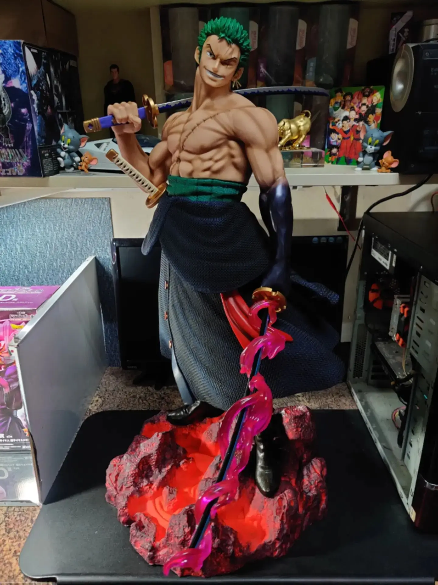 

One Piece JT Studio Giant Sword-Wielding Zoro 73cm PVC Statue - Collectible Anime Figure GK Model