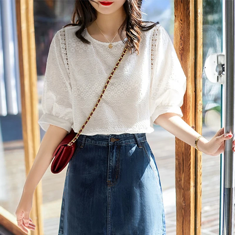 Cotton White Women Shirt Korean Sweet Lace Loose Female Blouse Summer New Lantern Sleeve O Neck Fashion Ladies Casual Tops