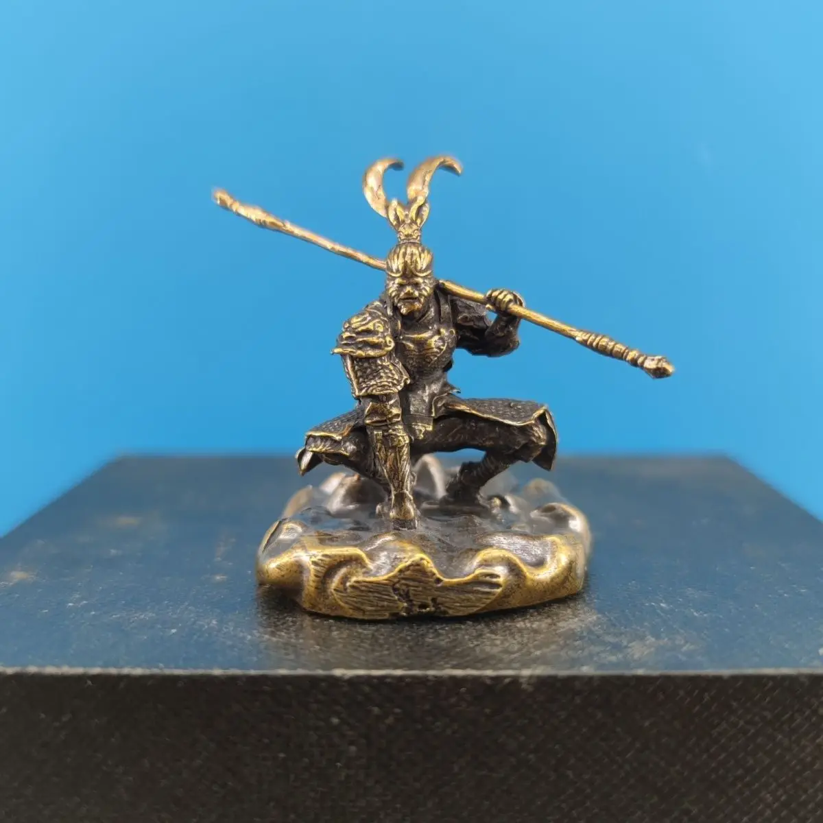 

4.5cm Solid Bronze Monkey King Statue Sun Wukong Adventure Hero Flying Cloud Base Mini Figure, Anime Desk Decor Collectible Gift