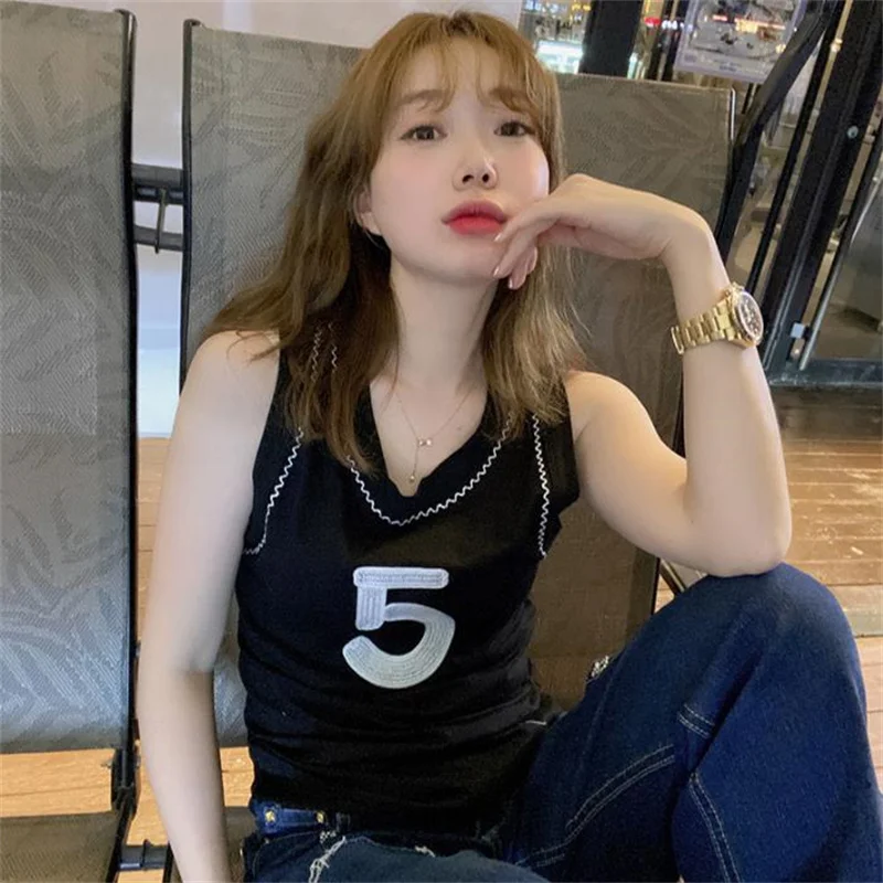 

spring and summer new low round neck black and white letter top embroidery loose sleeveless sports vest women