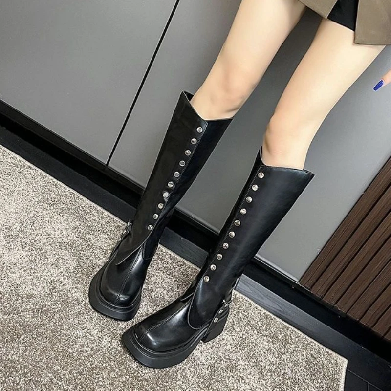 Tacco alto da donna Punta tonda Tacco spesso Stivali alti Stivali da cavaliere Temperamento alla moda Stivali da moto con rialzo Scarpe cosplay