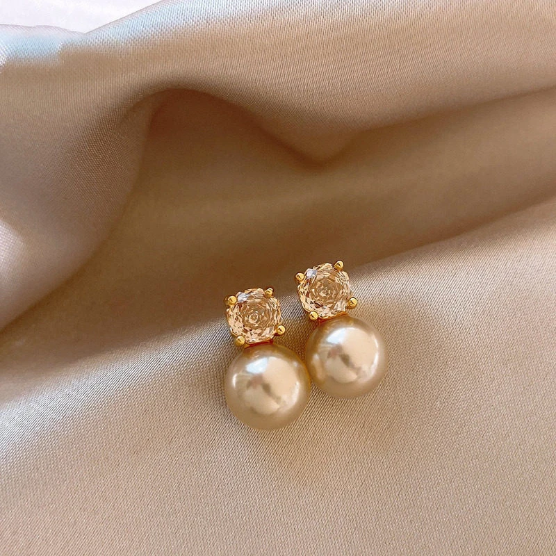 Champagnerfarbene, rosengeschliffene Zirkonia-Imitationsperlen-Ohrringe für Damen, Design-Sensation, junges Luxus-Accessoire, Party-Trendschmuck – Detail 3
