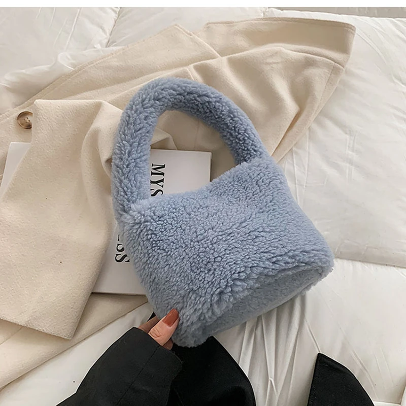 Women Handheld Plush Tote Bag Winter Soft Thick Bucket Bag Fluffy Shopping Handbag for Girl