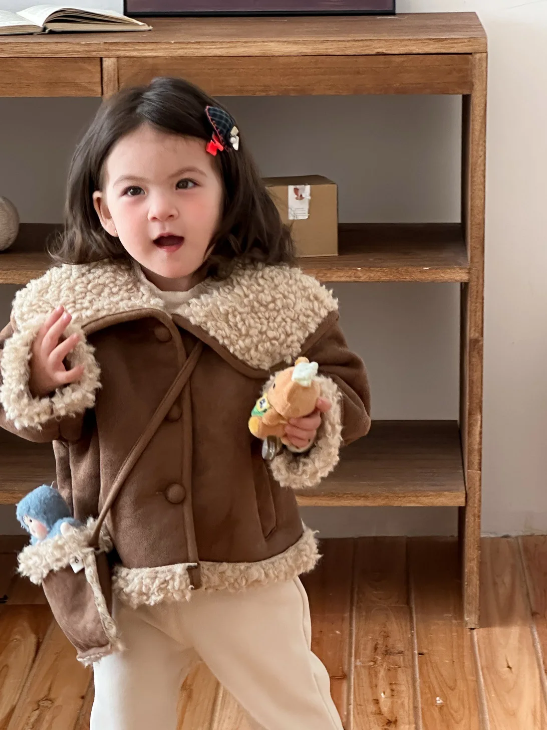 معطف شتوي جديد للأطفال لعام 2025 بأكمام طويلة من القطيفة للفتيات الرضع بالإضافة إلى سترة مخملية سميكة غير رسمية + حقيبة معطف طفل صغير دافئ بطية صدر السترة #6
