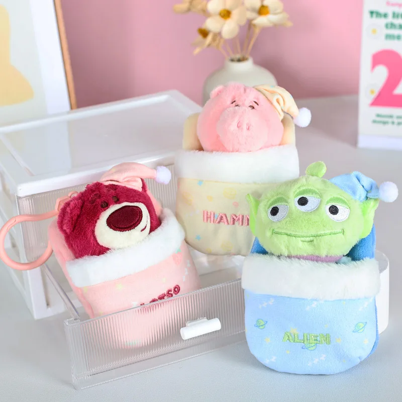 

Miniso подлинная трехглазый медведь Диснея с клубникой, милая мечта, милая мультяшная плюшевая школьная сумка, подвеска для девочек, кулон