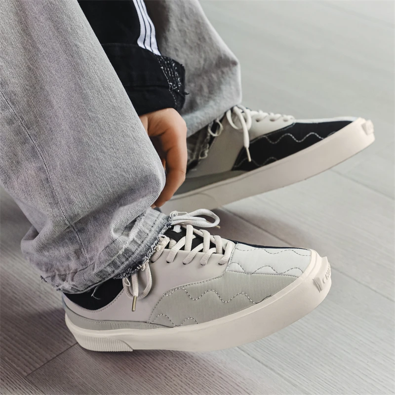 Spring and Autumn Men\'s Casual Canvas Shoes Waterproof Cloth Breathable Low Top Vulcanized Shoes Flat Jogging Sneakers