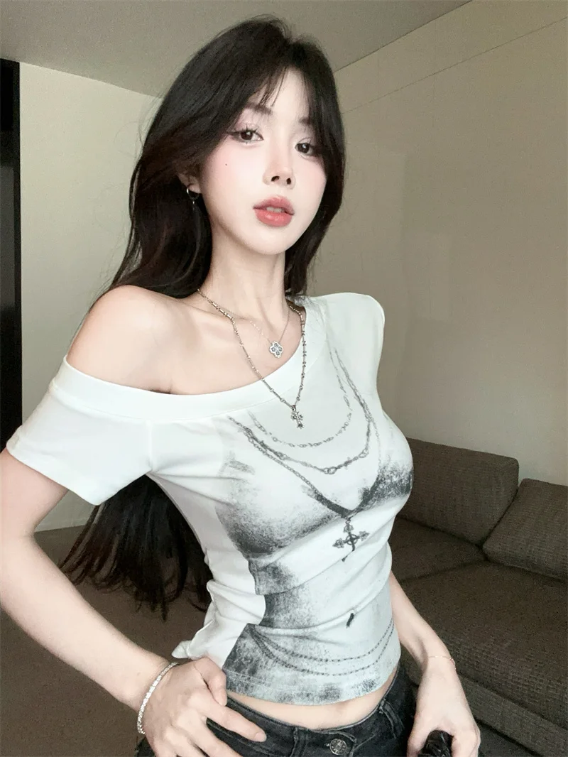 

Slim Fit Summer Shoulder Bared Short Sleeve T Shirt Women's Bikini Print Design Casual Korean Style Inner Wear for Young Women