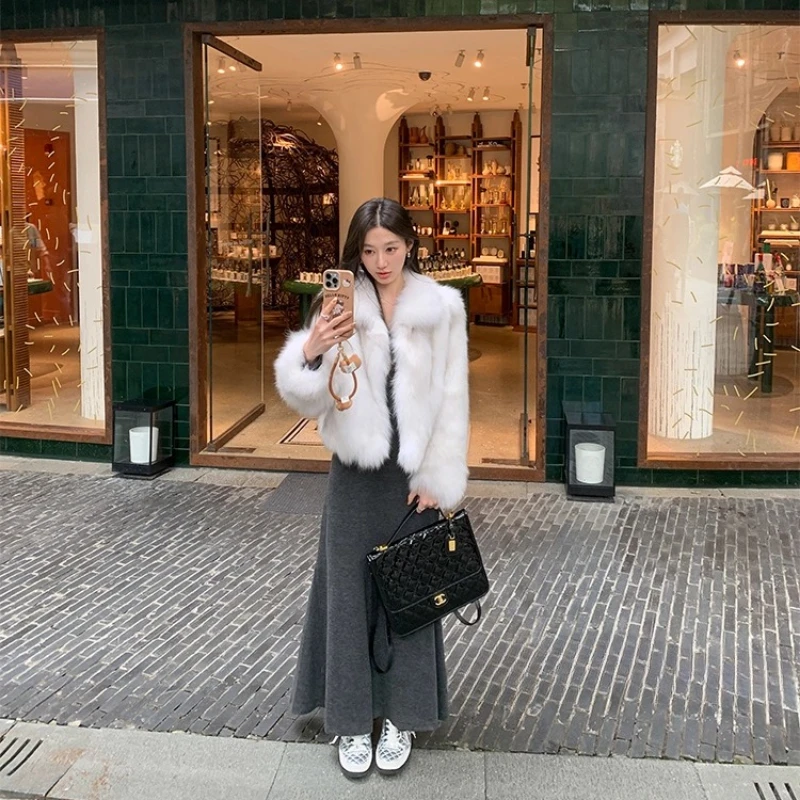 معاطف من فراء الثعلب الكامل الطبيعي من YOLANFAIRY معاطف نسائية شتوية راقية على الموضة للتنقل معطف فرو الثعلب الحقيقي للسيدات 2025