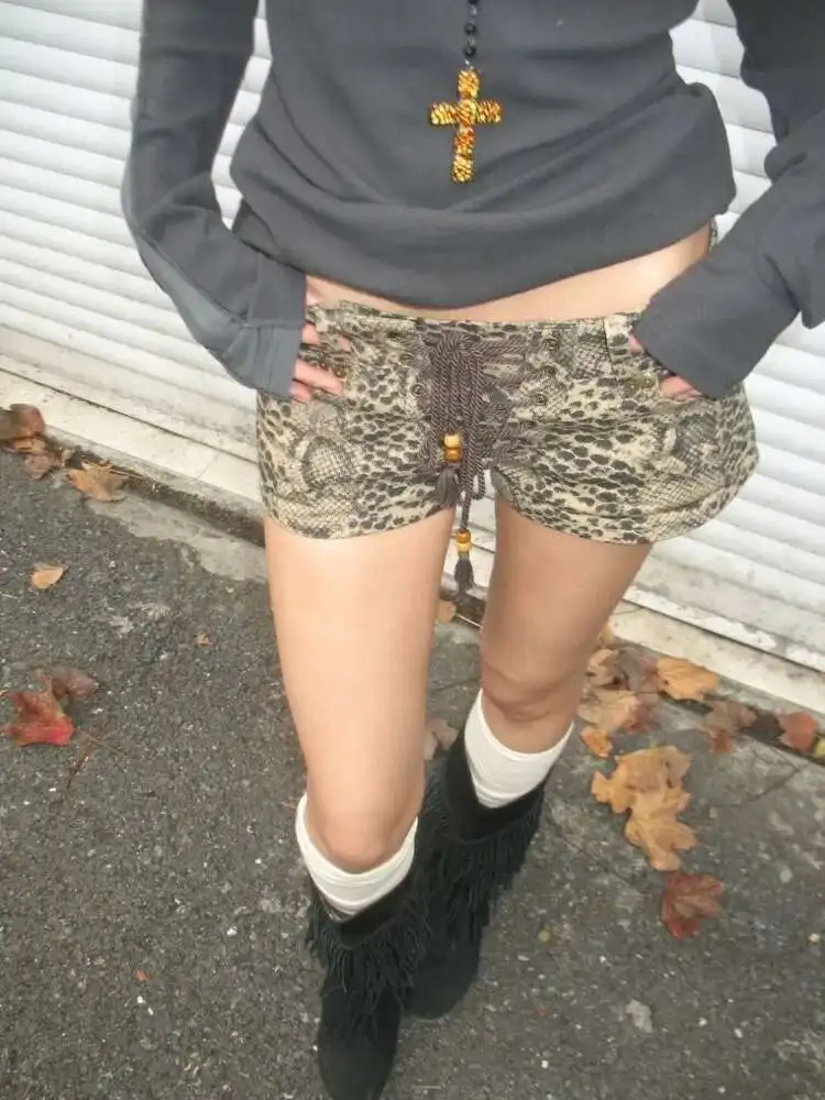 

Vintage Leopard Printed Denim Shorts Women Sexy Y2k Low Waist Gyaru Streetwear Summer 2025 Grunge Female Short Jeans MA4Q