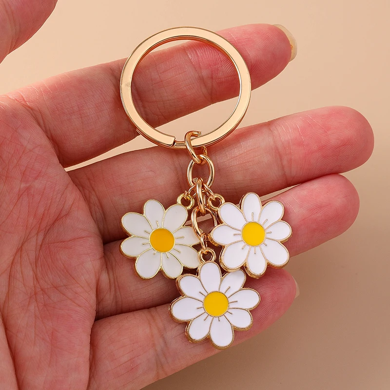 Fashion Enamel Flower Keychain for Car Key Holder Souvenir Gifts for Women Men Handbag Pendant Key Rings DIY Jewelry Accessories