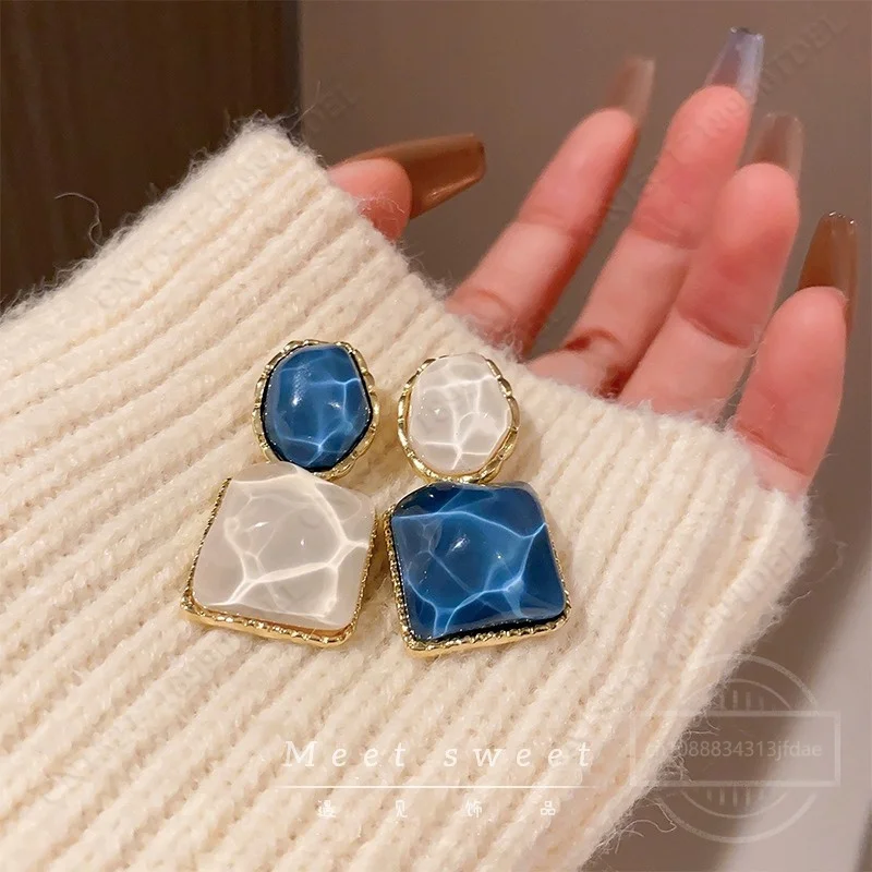 Fashion Vintage Resin Geometric Drop Earrings for Women Charms Elegant Irregular Blue Pendant Earrings Jewelry Party Gifts