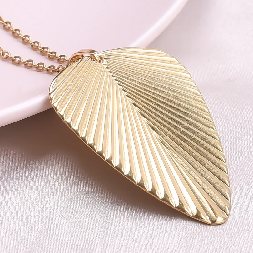 1pc Fashion Creative Leaf Necklaces For Women Plant Pendants Chain Stainless Steel Necklace Wedding Metal Jewelry Gift No Fade