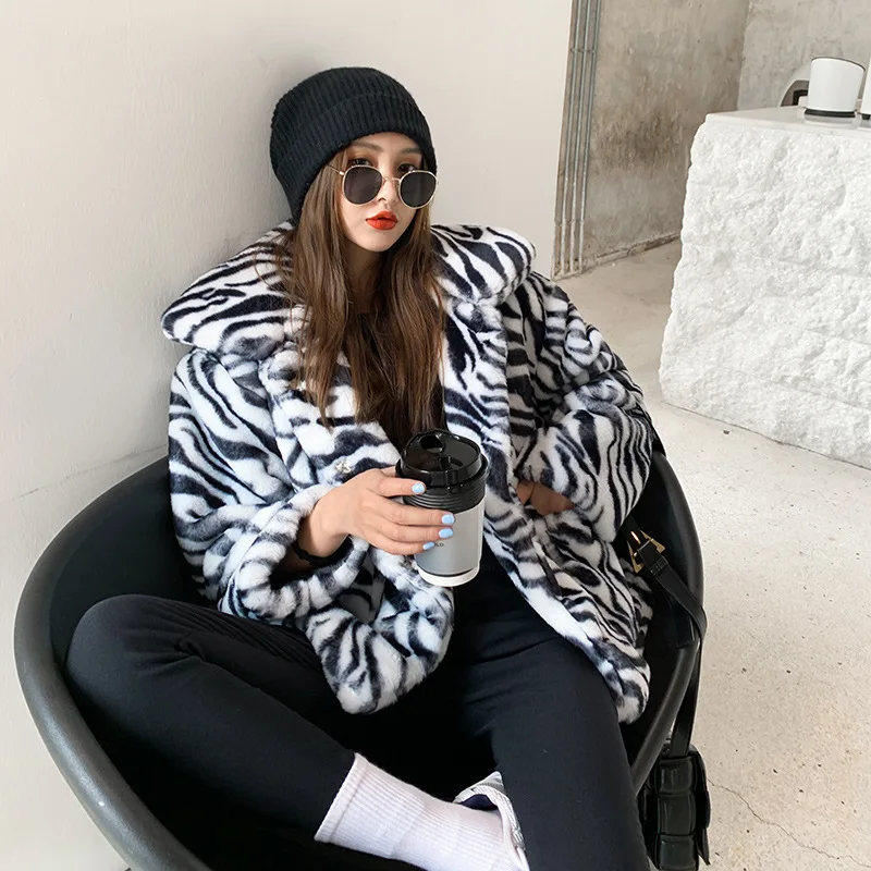 フェイクファーコート ロング レディースコート レディース バットウィング フェスティバル 娘 ストリートスタイル アルパカ ファッション 居心地の良い ストライプ カサコ パターン 暖かい OL