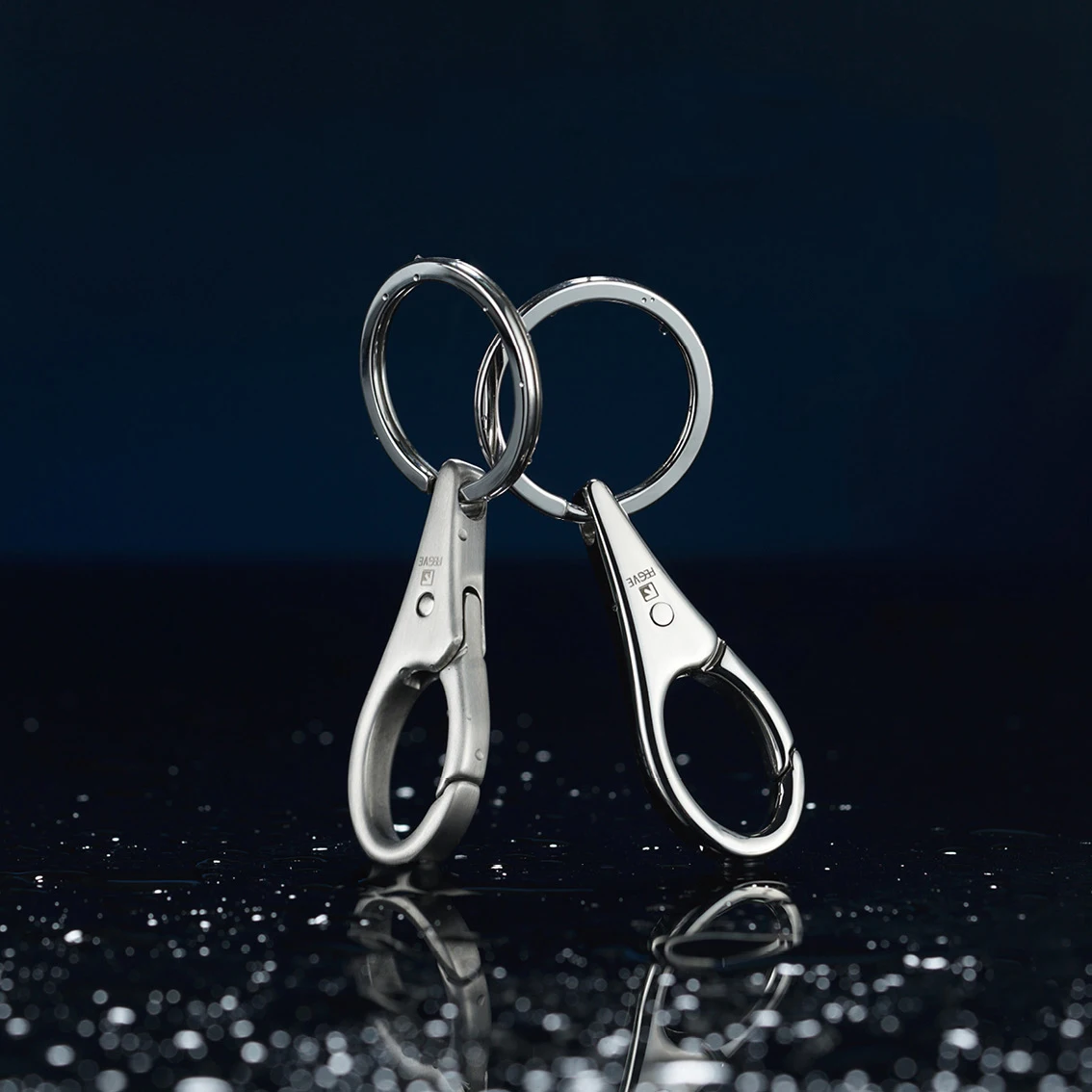 

High Quality 304 Stainless Steel Waterdrop Shape Keychain Men Woman Simplicity Car Key Chain Key Ring Holder Bag Charm Pendant