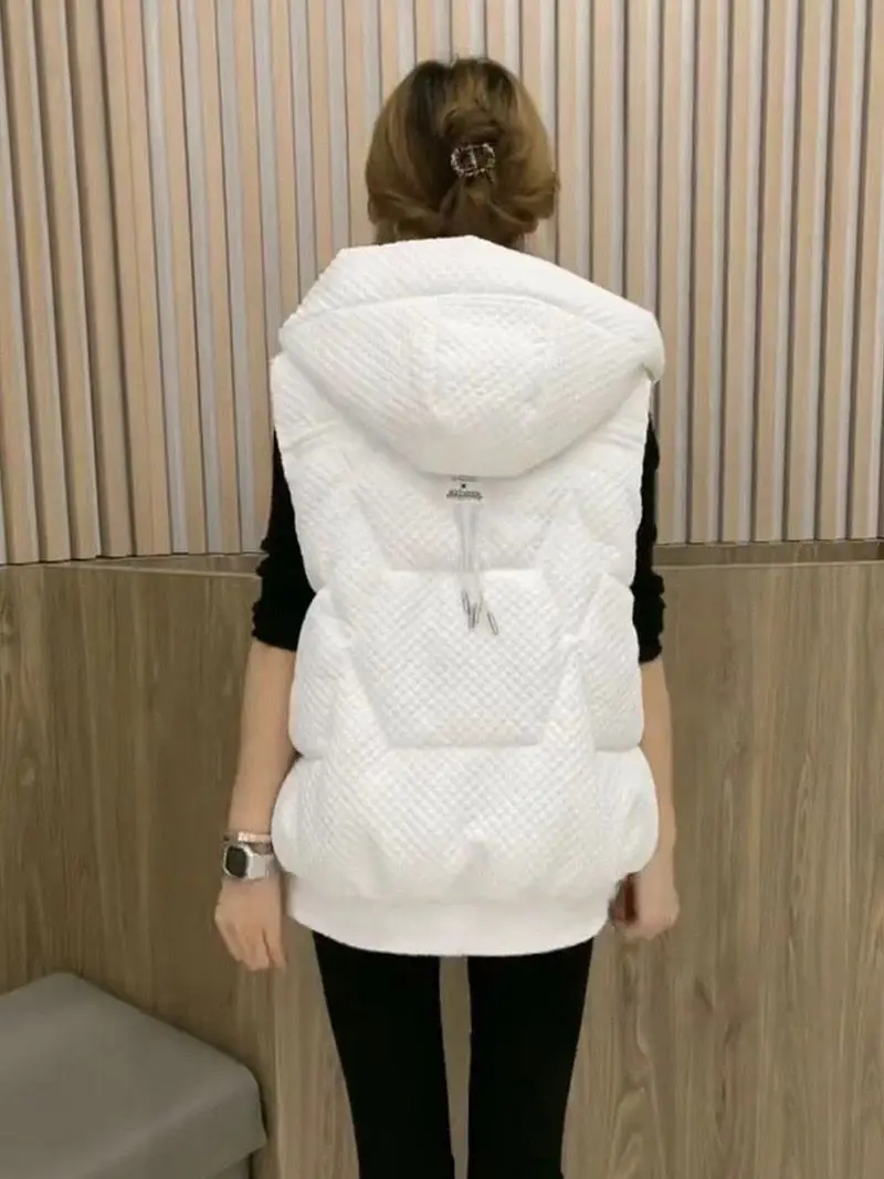 

Женский утепленный хлопковый жилет с капюшоном, осенне-зимняя коллекция 2025, новая модная универсальная модель с подплечниками