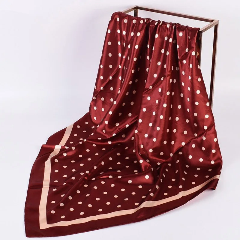 وشاح الرأس النساء الفاخرة العلامة التجارية 90 × 90 سنتيمتر الحرير مربع وشاح الساتان باندانا Cheveux لينة منديل الحجاب الأوشحة الشعر للسيدات