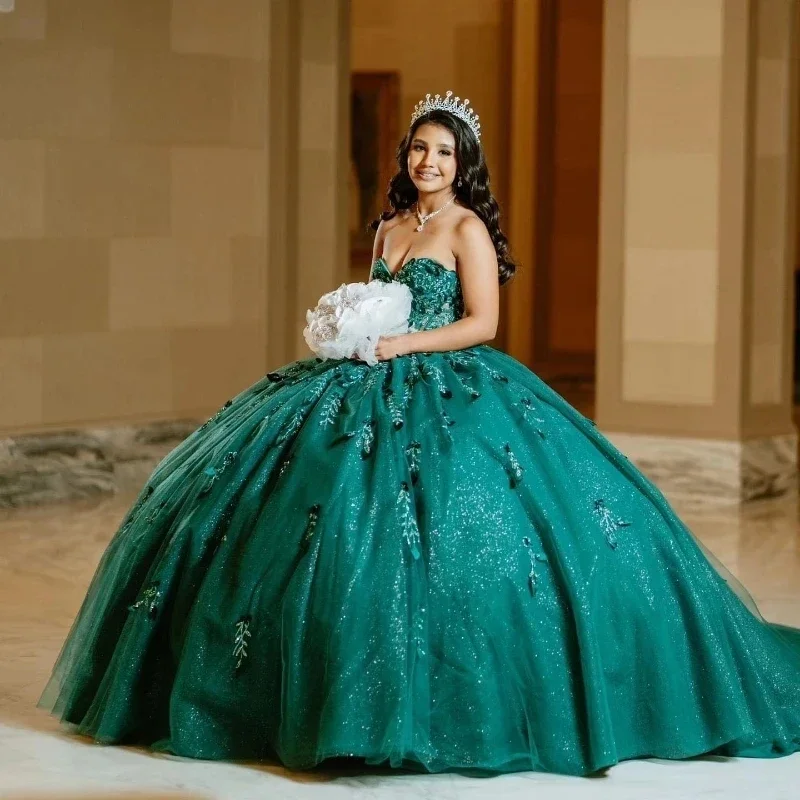 

2024 Emerald Green Quinceanera Dresses Appliques Lace Beads Ball Gowns vestidos de 15 quinceane Off Shoulder Sweet 16 Gown