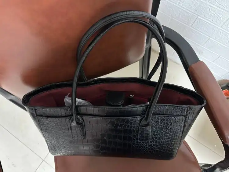 Luxuriöse Ledertasche mit Krokodilmuster, Vintage-Grüne Handtasche mit Großer Kapazität, Magnetverschluss-Clutch Elegante Alltags- und Pendler-Geldbörse – Detail 4
