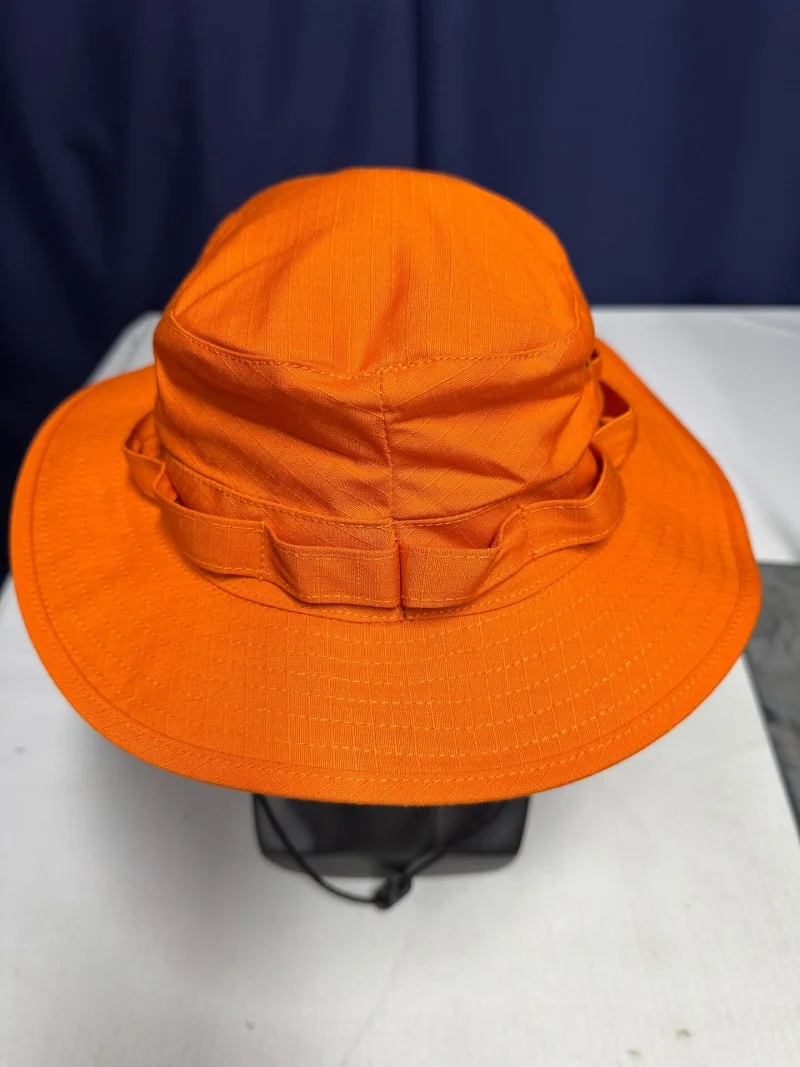 

Флуоресцентная оранжевая шляпа с закругленными краями, подходящая для походов/треккингов и т. д.