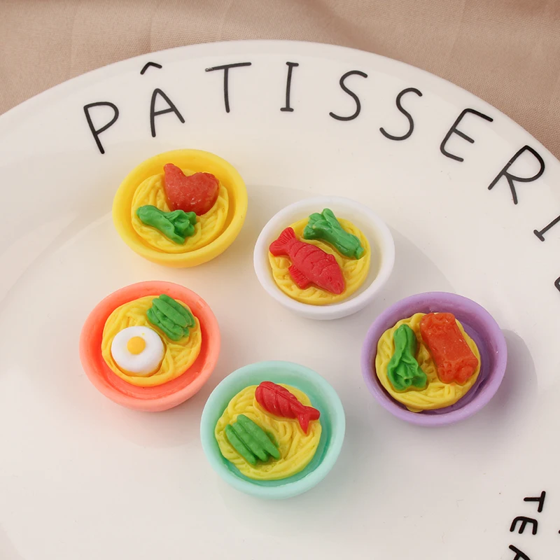 6 pièces de mini-bol de nouilles de simulation alimentaire en résine, ornements de dessin animé, accessoires de bijoux DIY, matériaux faits main pour maison de poupée