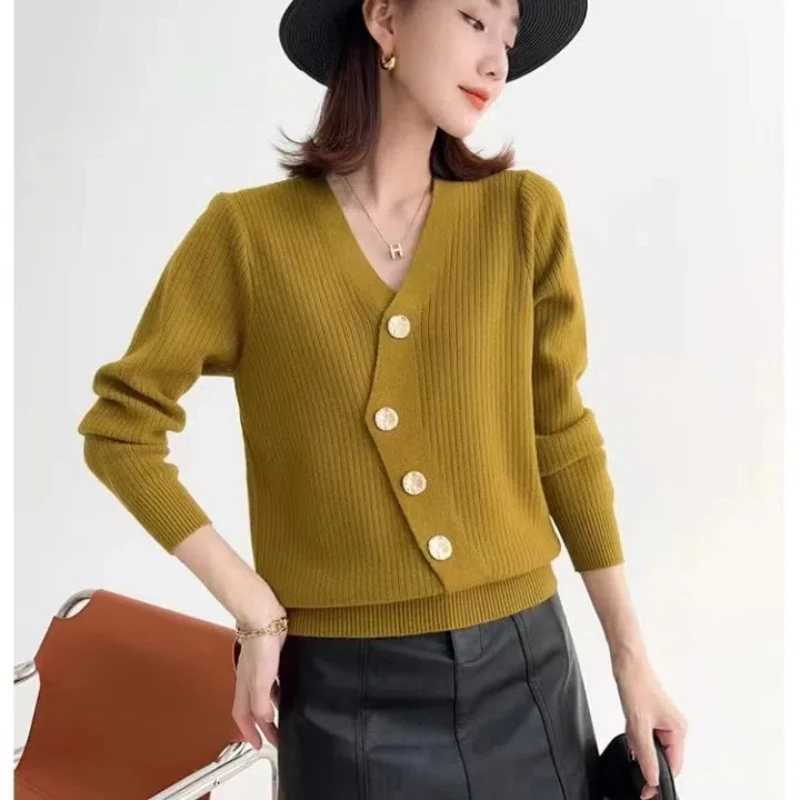 Korean 2024 Women\'s Spring Autumn New Sweater Patchwork Button V-neck Screw Thread Fashion Solid Casual Long Sleeved Knitted Top