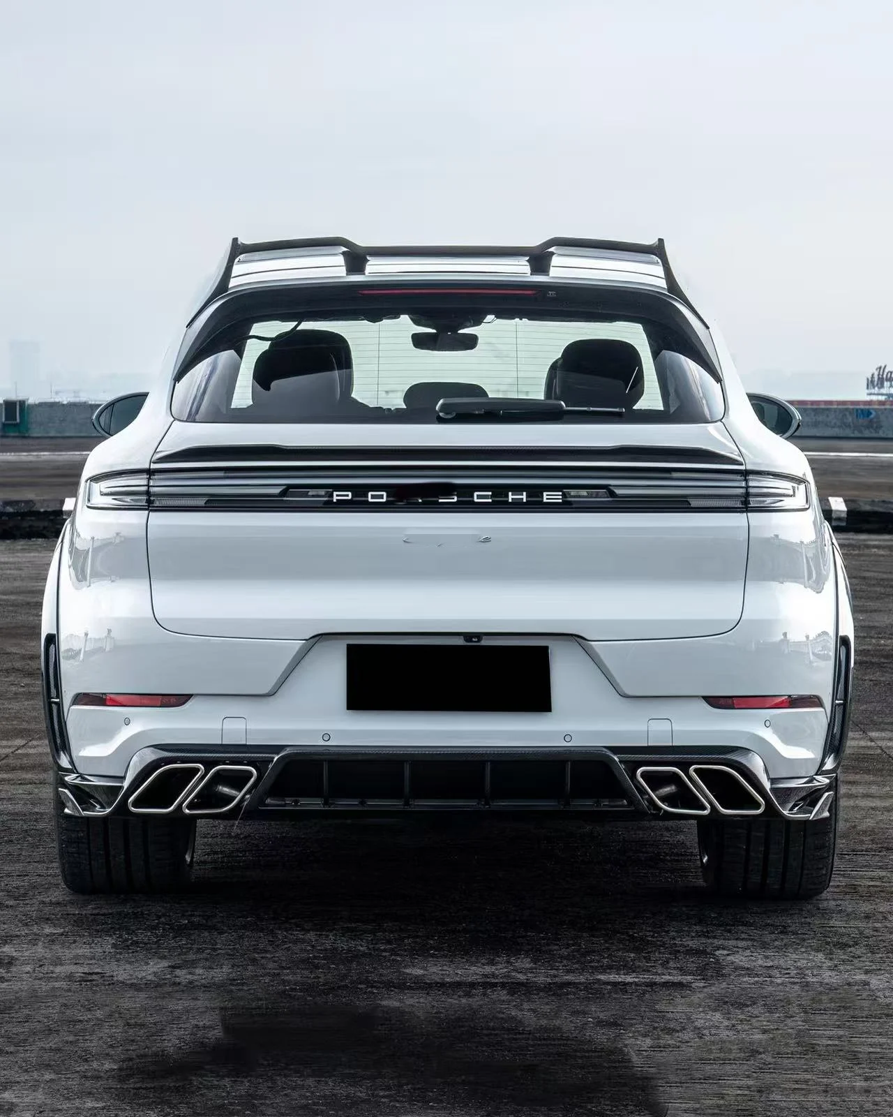 2025 포르쉐 카이엔 9Y0.2 MSY 스타일 드라이 카본 파이버 리어 디퓨저용 카본 파이버 자동차 리어 범퍼