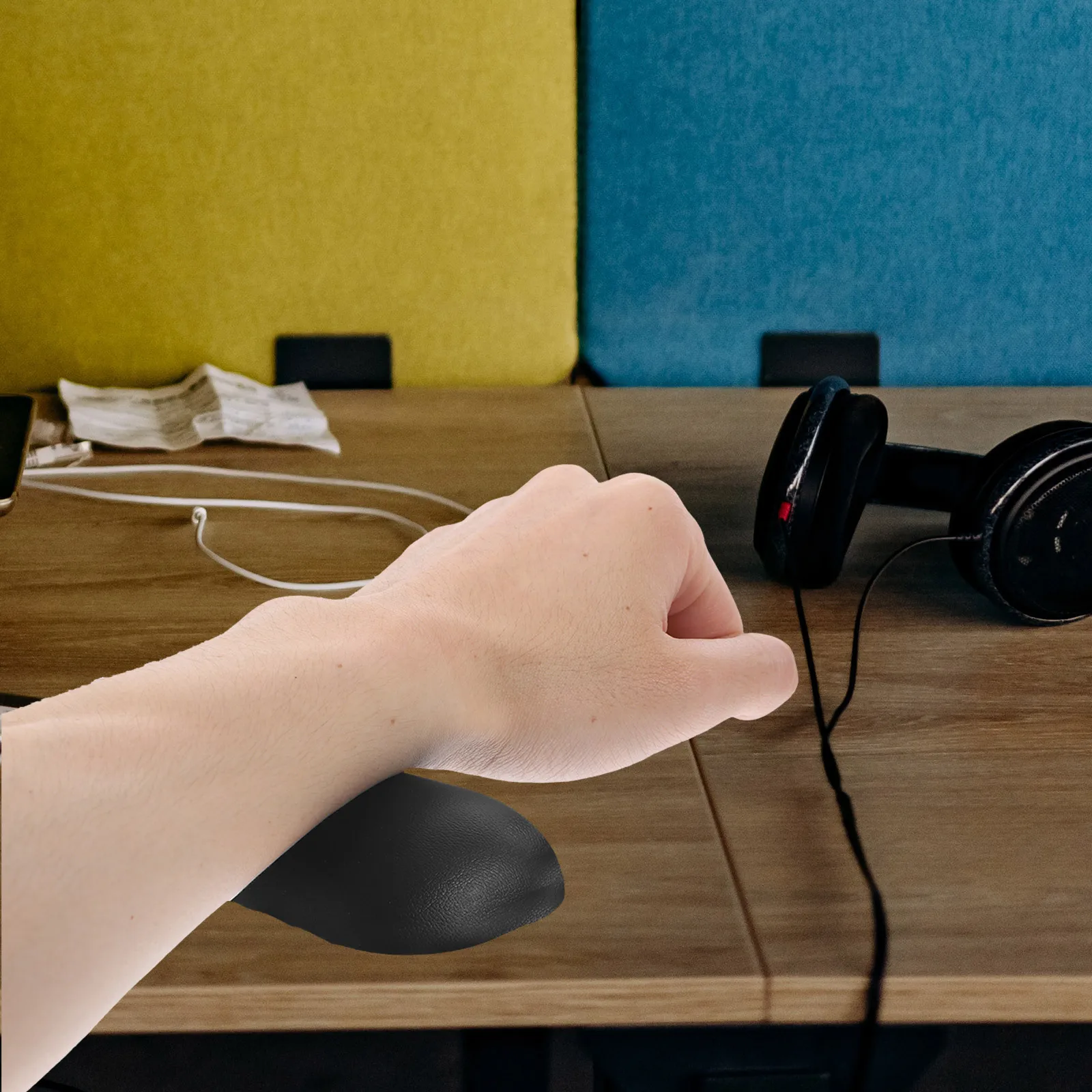 

Compact Light Mouse Wrist Rest Pad Ergonomic Support for Office Home Travel Use Skin-Friendly Elastic Wrist Cushion for All-Day