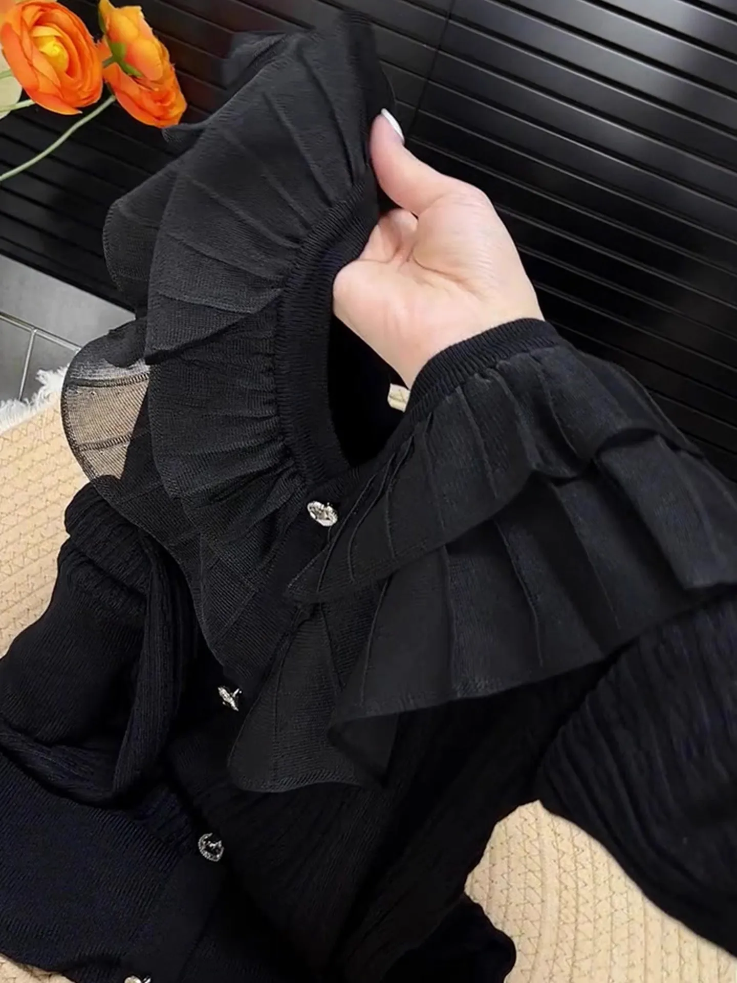 Damski kardigan dzianinowy slim fit z dekoltem w serek, modny, z efektem łączenia materiałów, długi rękaw, luksusowy, uniwersalny, elegancki, modny sweter na jesień.