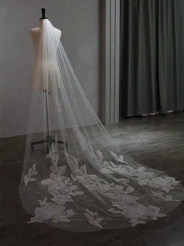 طرحة زفاف ساحرة مزينة بالدانتيل طبقة واحدة طول الكنيسة حجاب العروس مع مشط عالي الجودة مخصص فيلو دي نوفيا #4