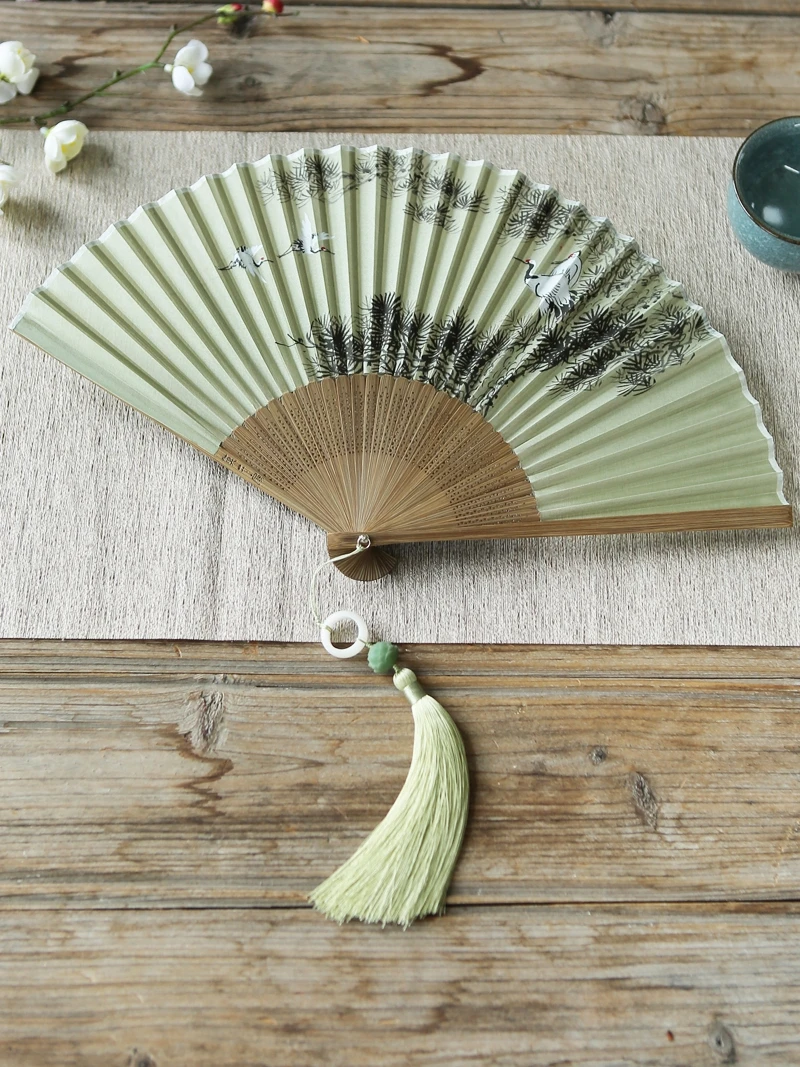 

Original Hand-Painted Silk Fan MDG Brush-Furrowed Pine And Crane Silk Fan for Aged Parents Retro Style Home Use Fan