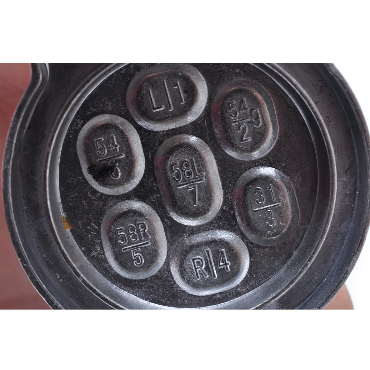 

7 Pin 12V Aluminium Alloy Car Connector Circular Socket Trailer Plug Suitable for European Standard Cars Connector Plug