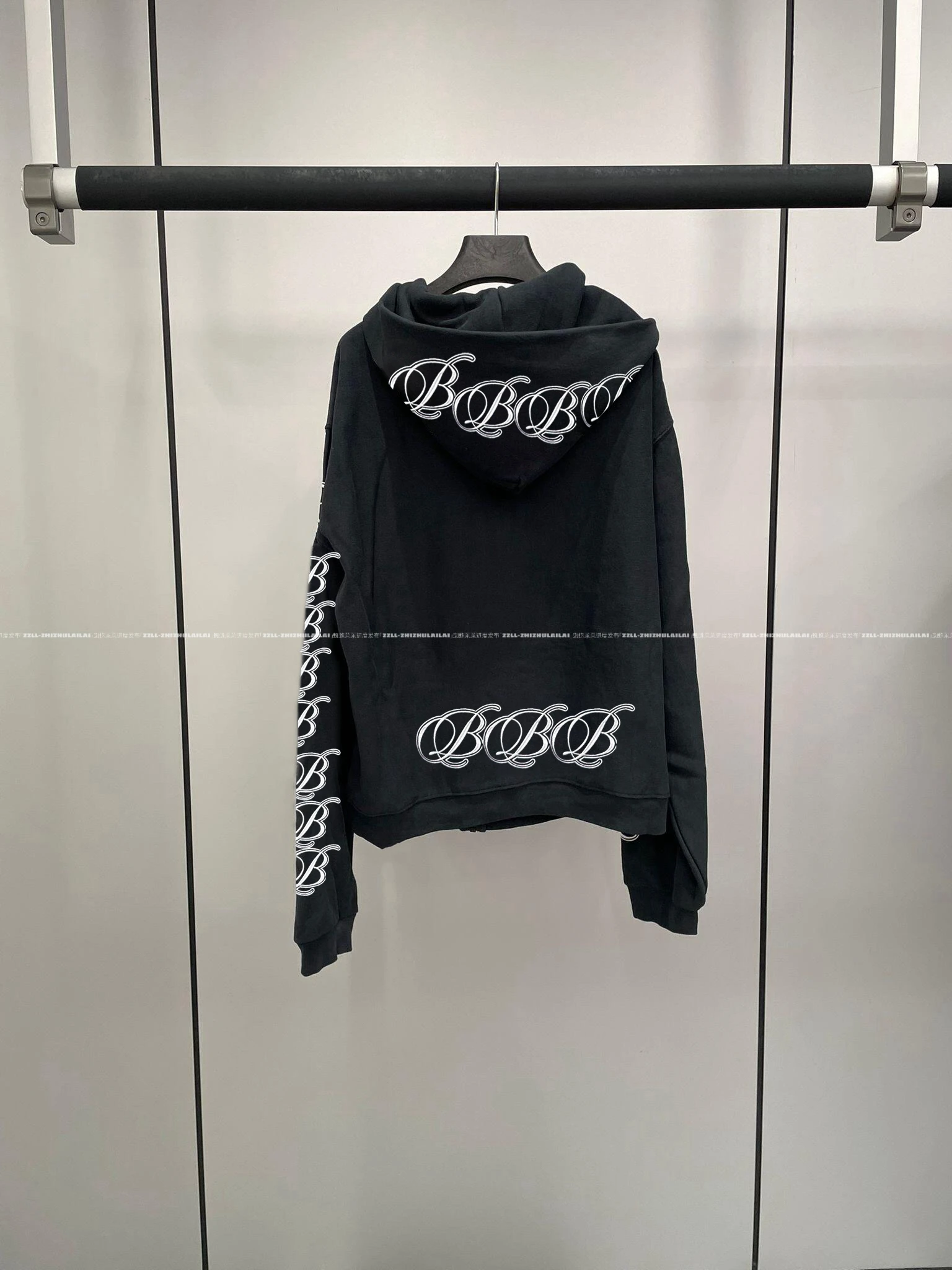 

VANA ILUSION New Year Series 26SS Embroidered Letter Hoodie ex Couple Sle Casual Wear Resistant Tearable Warmth Comfort