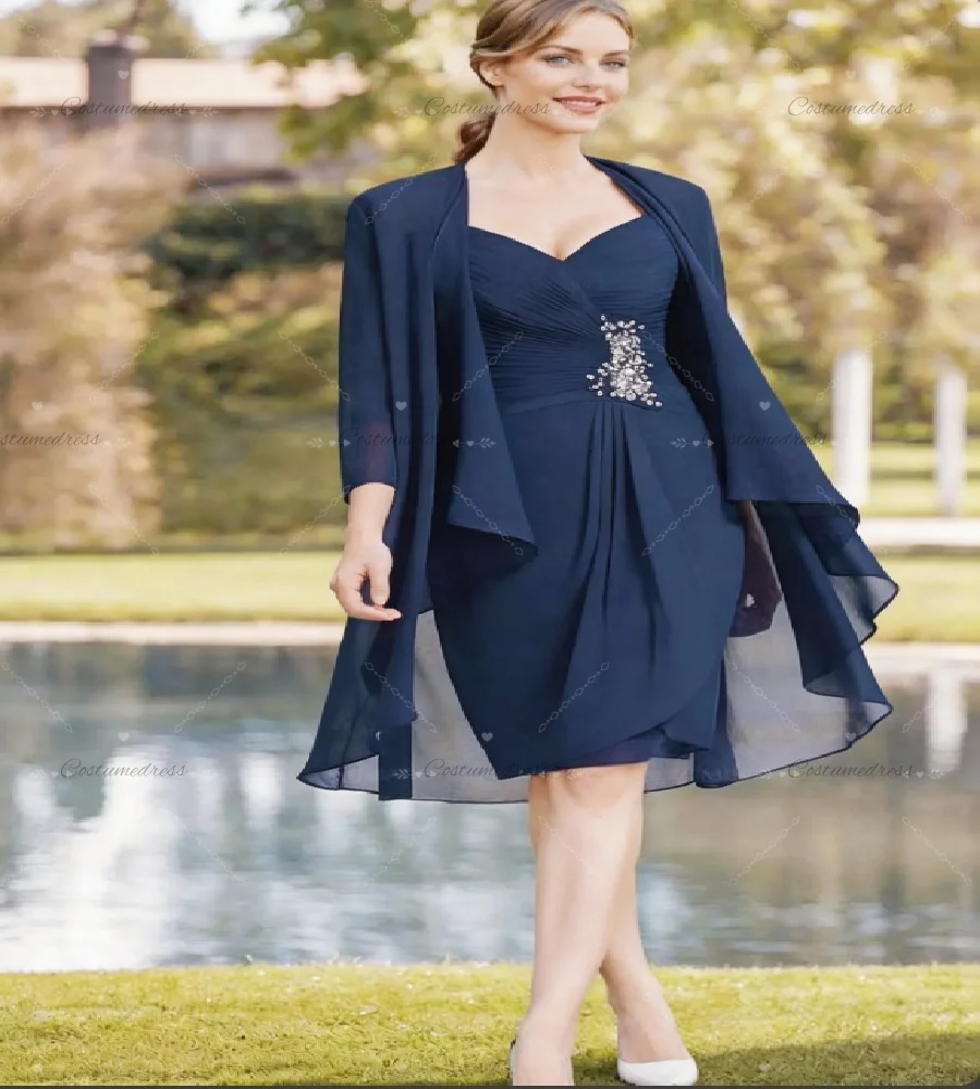 

Элегантное темно-синее платье для матери невесты 2026 года, короткое вечернее платье до колен для мамы, состоящее из двух частей, с бисером, для гостей на пляжной свадьбе, шикарное.