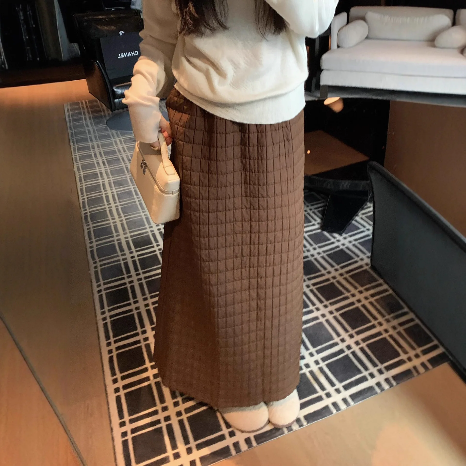 Korean style plaid design half length skirt for women in autumn 2025 new high waist slimming loose straight tube long skirt