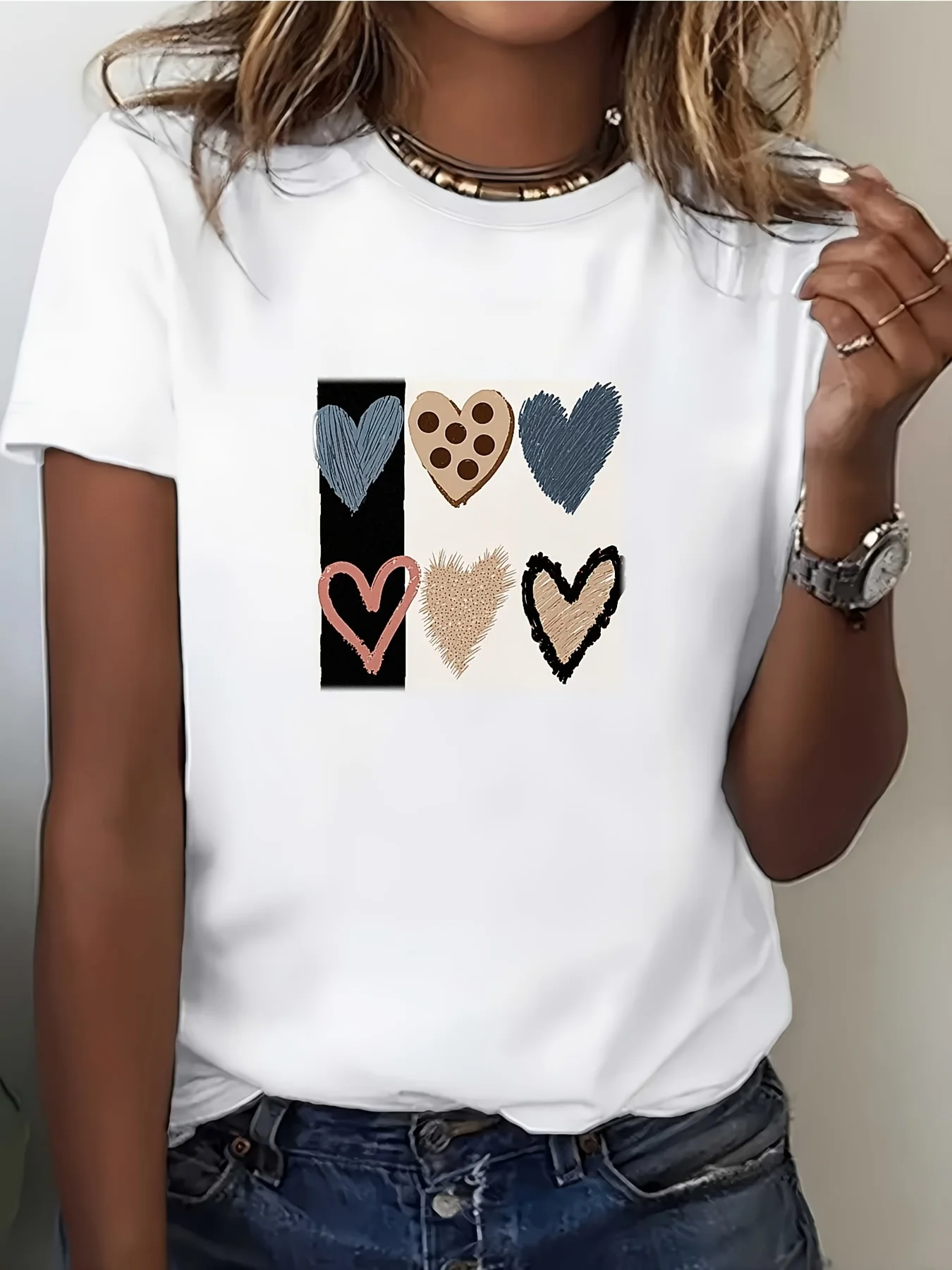 Women's Sleeve Love in Every Stitch Heart Print Round Neck Casual Tee Suitable for Valentine's Day Gifts Office Casual Attire