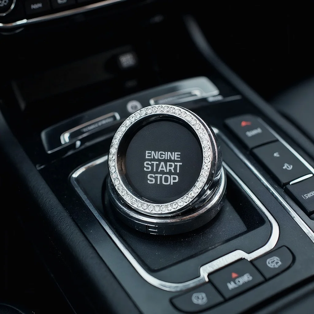 

Кольцо на пуговицах двигателя автомобиля — декор интерьера с искусственным бриллиантом