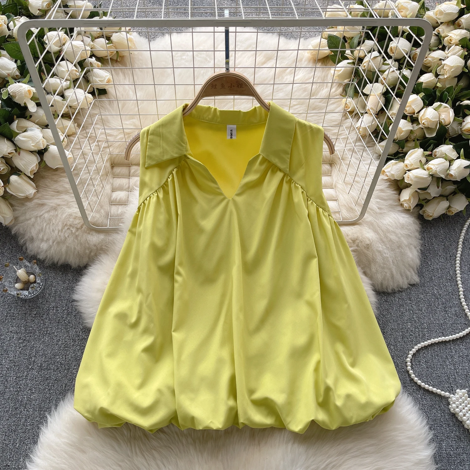 

Chic vintage solid sleeveless loose Elegant Fashion Sexy Shirt High Street Women Blouse office lady women clothing