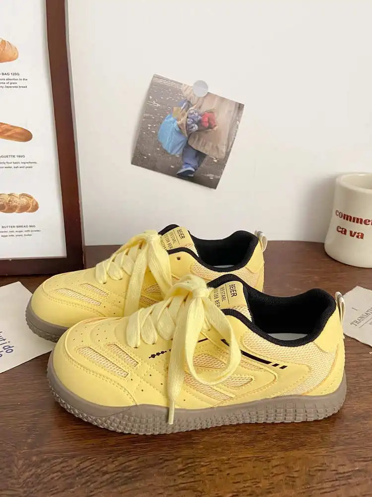 

Роскошные повседневные летние туфли на плоской подошве из массивной синтетической кожи для женщин, кроссовки для дизайнеров, спортивные гонки тоже различная модель