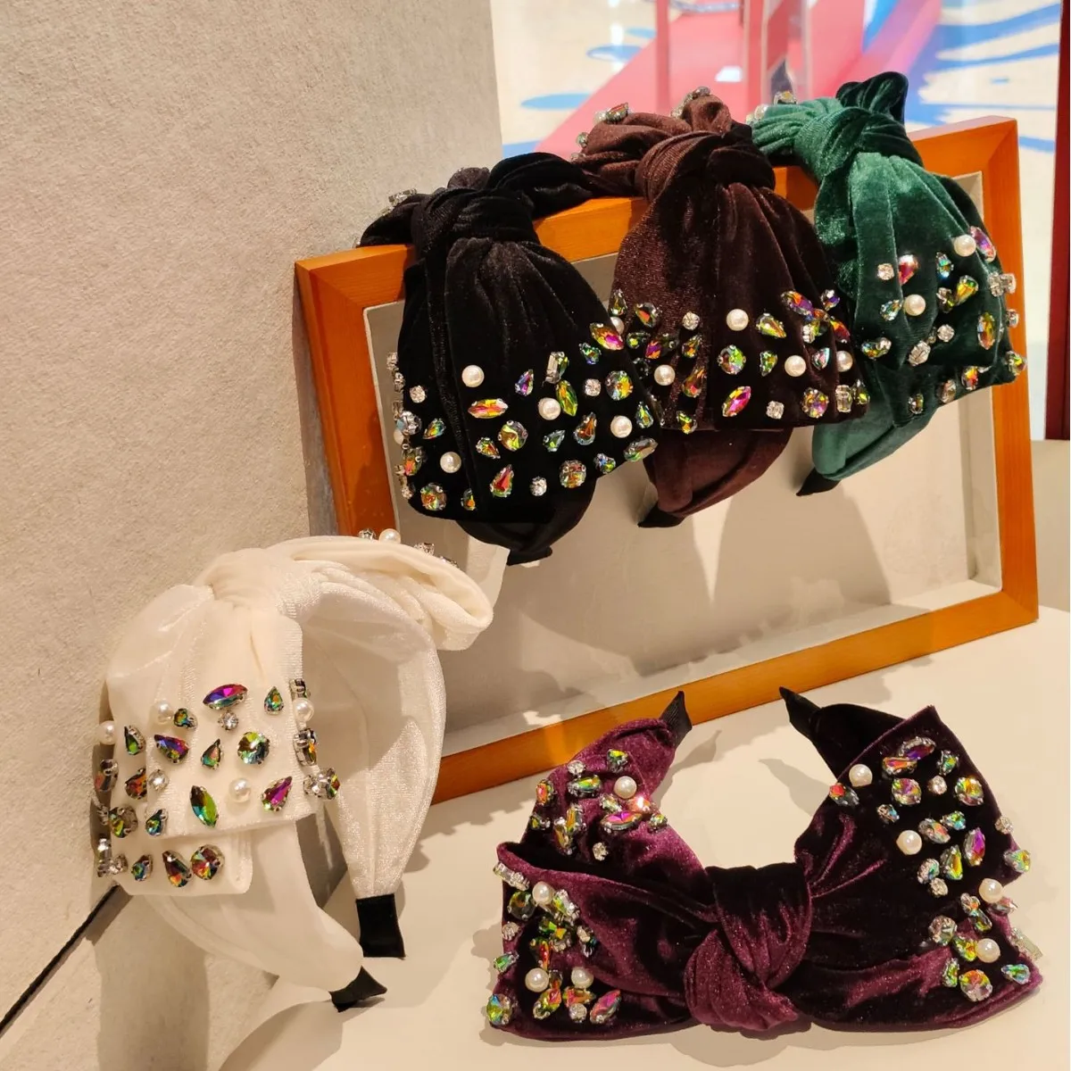 

2025 New High-end Velvet Rhinestone Bow Headband Heavy Craft Light Luxury Hair Accessory