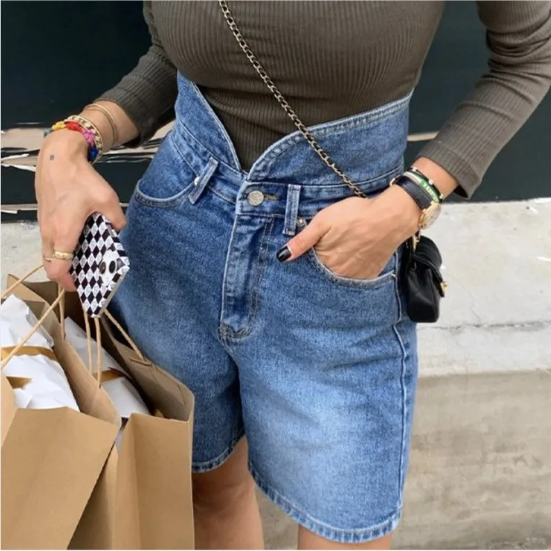 

Summer 2026 Chic Fashionable Korean Style High Waist Denim Shorts Five Inches Wide Leg Belted Versatile Design Casual Cotton