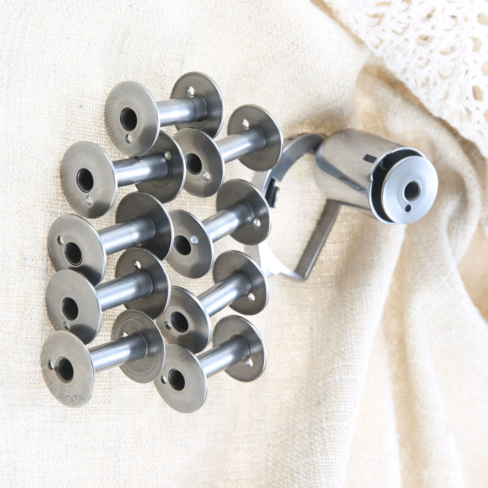 Metal Sewing Machine Shuttle Hook with Bobbins Set for Durkopp Adler 203 204 Seiko CH-2B Consew 2050 751R 754 754R 756 JUKI 441